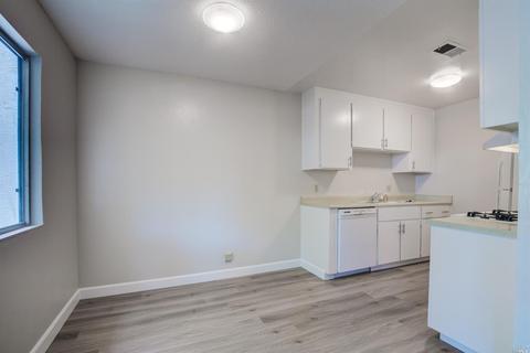 319 Eldridge Ave, Vacaville, CA 95688 photo 6