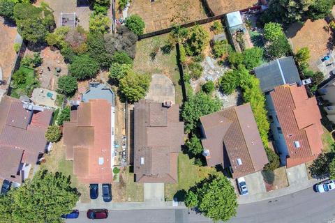 672 Catalina Cir, Vallejo, CA 94589 photo 65