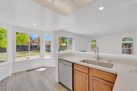 672 Catalina Cir, Vallejo, CA 94589 photo 46