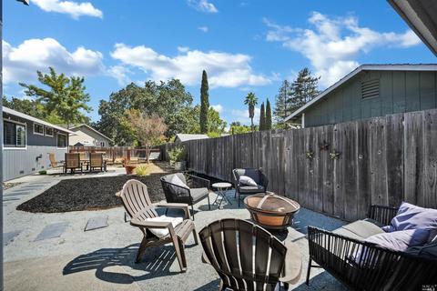 8592 Curry Ct, Windsor, CA 95492 photo 17