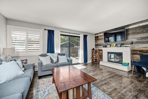 8592 Curry Ct, Windsor, CA 95492 photo 4