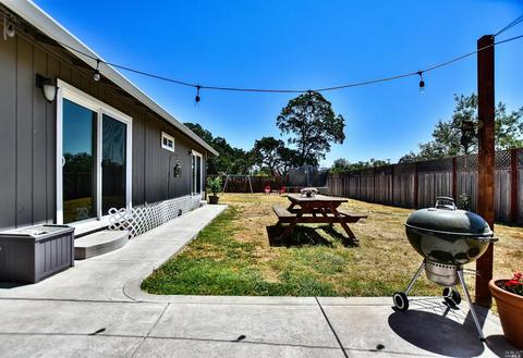9810 Berry Ln, Windsor, CA 95492 photo 15