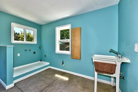 916 Wright St, Santa Rosa, CA 95404 photo 32