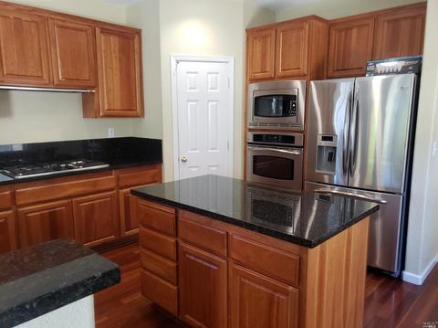 300 Shadow Ridge Ct, Vallejo, CA 94591 photo 3