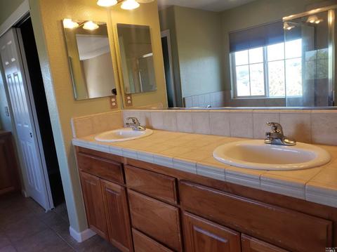 300 Shadow Ridge Ct, Vallejo, CA 94591 photo 14