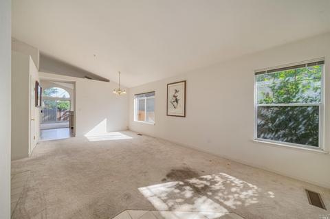 2048 Devonshire Dr, Napa, CA 94558 photo 8