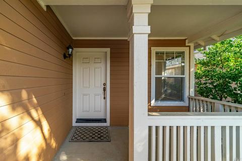 2048 Devonshire Dr, Napa, CA 94558 photo 5