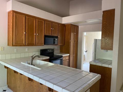 9133 Saint James Pl, Windsor, CA 95492 photo 5