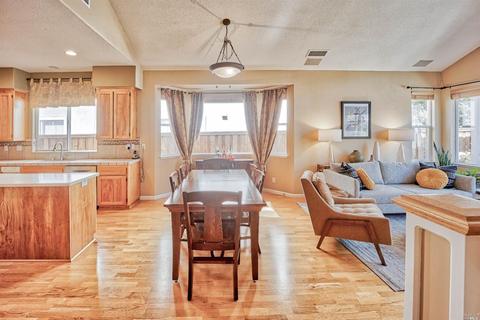 1267 Eagle Dr, Windsor, CA 95492 photo 4