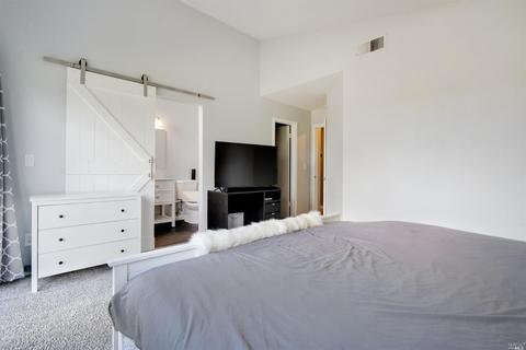 100 Steamer Ln, Vallejo, CA 94591 photo 16