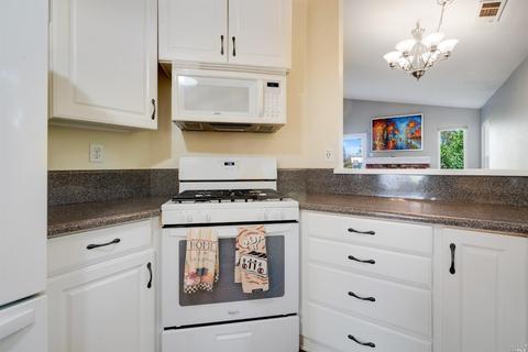 100 Steamer Ln, Vallejo, CA 94591 photo 6