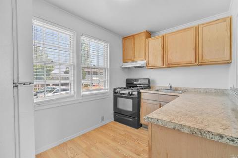 55 Werden St, Vallejo, CA 94590 photo 3