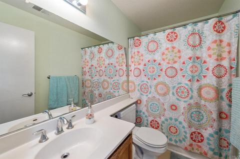 815 Bond Pl, Windsor, CA 95492 photo 17
