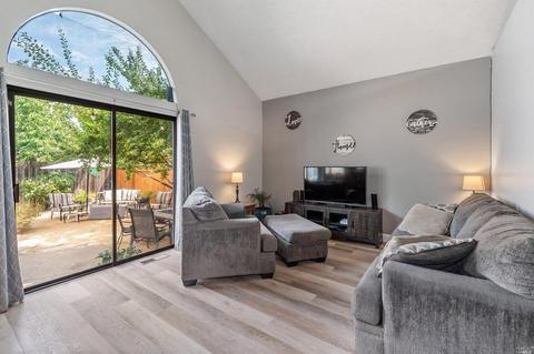 815 Bond Pl, Windsor, CA 95492 photo 7