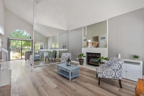 815 Bond Pl, Windsor, CA 95492 photo 3