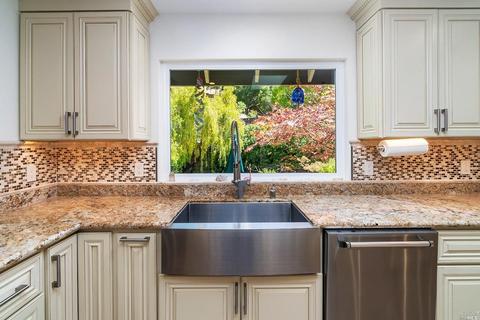 4 Tara Ln, Novato, CA 94945 photo 8