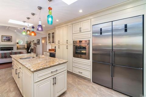 4 Tara Ln, Novato, CA 94945 photo 6