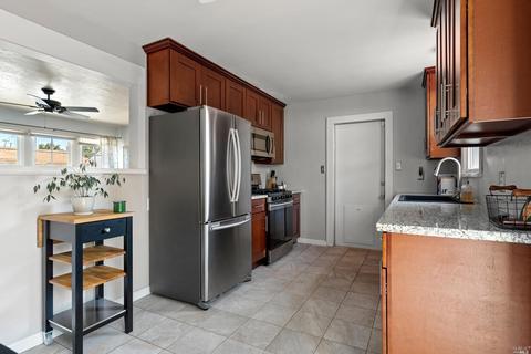 233 Del Mar Ave, Vallejo, CA 94589 photo 10