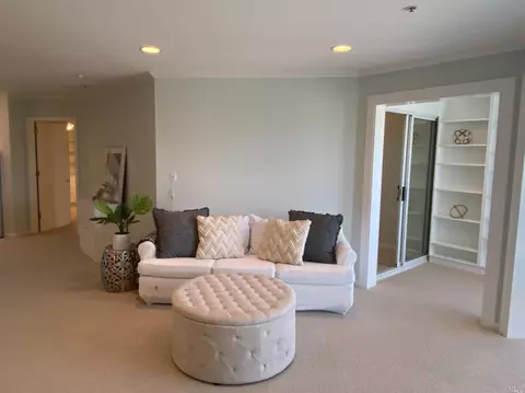 100 Thorndale Dr #136, San Rafael, CA 94903