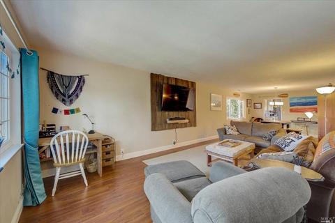 917 Virginia St, Vallejo, CA 94590 photo 4