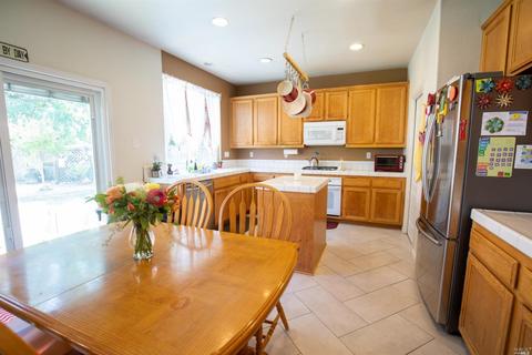 8704 Holly Leaf Dr, Windsor, CA 95492 photo 6