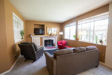 8704 Holly Leaf Dr, Windsor, CA 95492 photo 3