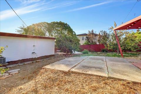 30 La Vuelta St, Vallejo, CA 94590 photo 34