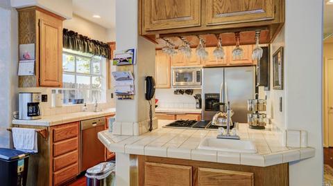 142 Bald Eagle Dr, Vacaville, CA 95688 photo 9