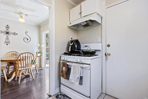 141 Howard Ave, Vallejo, CA 94589 photo 8