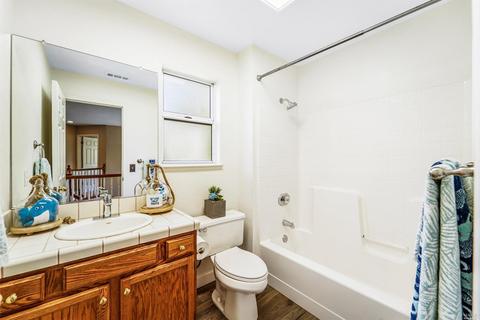 616 E J St, Benicia, CA 94510 photo 18