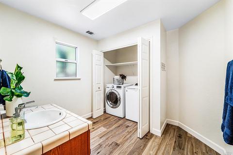 616 E J St, Benicia, CA 94510 photo 13