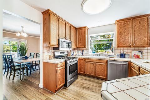 616 E J St, Benicia, CA 94510 photo 7