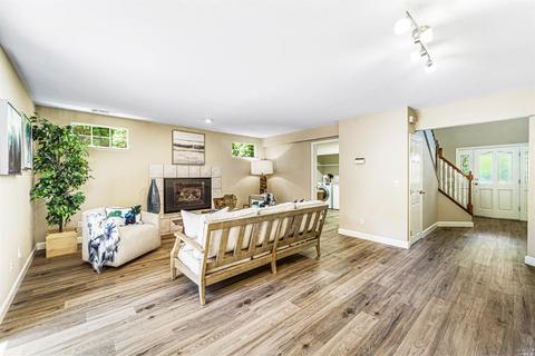 616 E J St, Benicia, CA 94510 photo 12