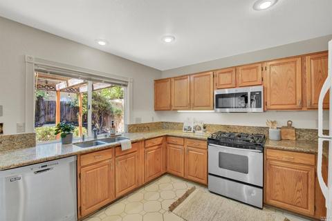 484 Bald Eagle Dr, Vacaville, CA 95688 photo 27