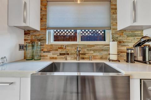 528 Brooke Dr, Vallejo, CA 94591 photo 8