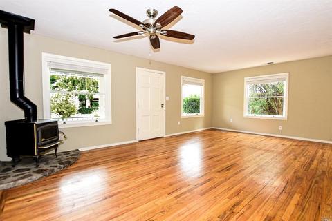 471 E Walnut St, Sonoma, CA 95476 photo 3