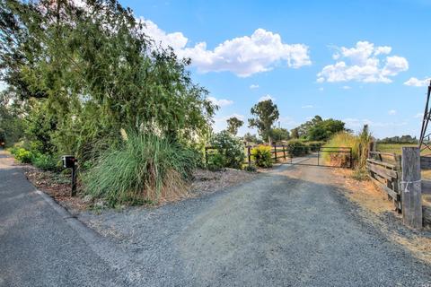 5226 Walnut Rd, Vacaville, CA 95687 photo 9