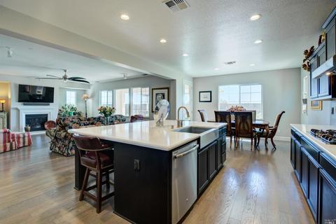 660 Elderberry Loop, Vacaville, CA 95688 photo 6