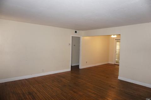 946 Pine St, Vallejo, CA 94590 photo 3