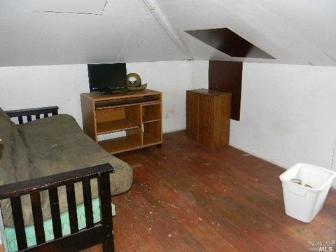 1076 Pine St, Vallejo, CA 94590 photo 6