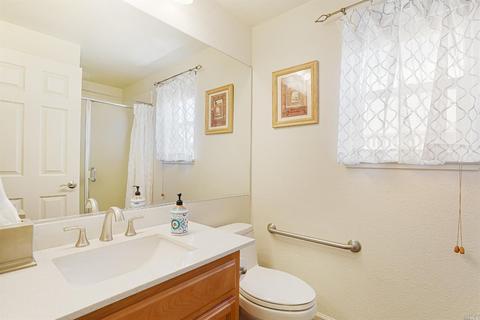 8593 Zinfandel Dr, Windsor, CA 95492 photo 17