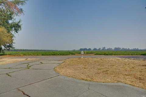 685 Doyle Ln, Dixon, CA 95620 photo 2