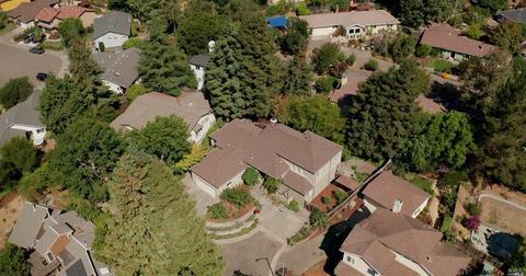 610 Deerfield Ln, Petaluma, CA 94952 photo 1