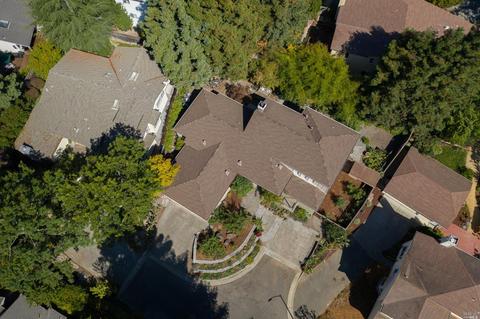 610 Deerfield Ln, Petaluma, CA 94952 photo 4