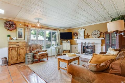 162 Bluebird Dr, Windsor, CA 95492 photo 4