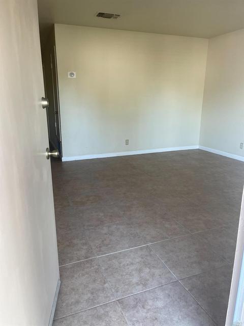 286 Serrano Dr, Fairfield, CA 94533 photo 3