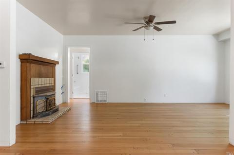 1405 Carl Ave, Vallejo, CA 94590 photo 4
