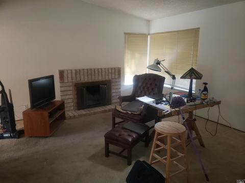 524 Holly St, Vallejo, CA 94589 photo 2