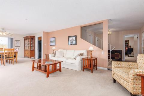 201 Barcelona St, Vallejo, CA 94591 photo 7