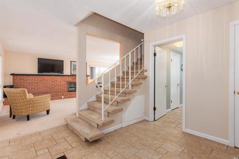 201 Barcelona St, Vallejo, CA 94591 photo 4